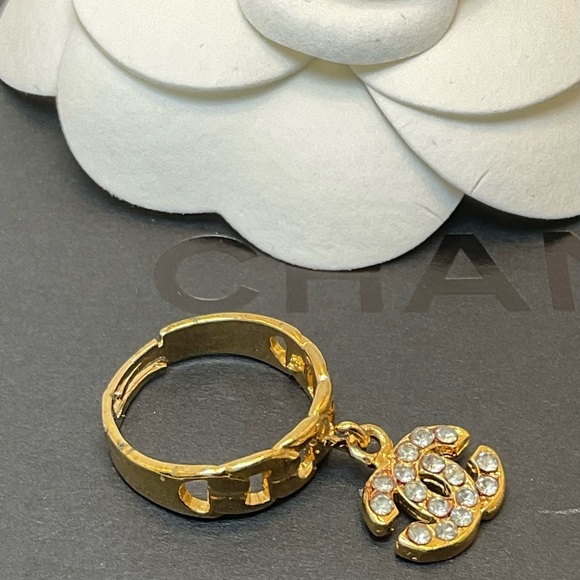 CHANEL Gold Ring with Crystal Charm - Picture 5 of 6